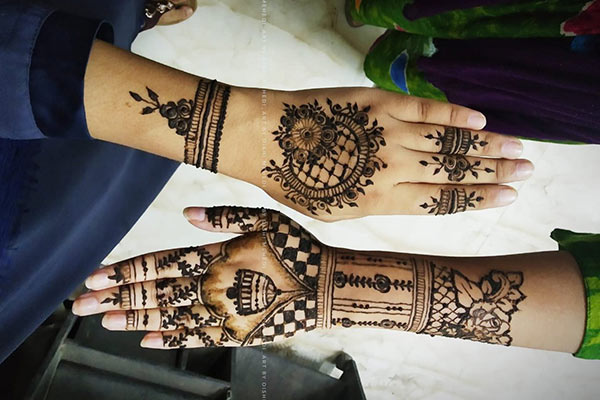 parrots.. warli mehndi.. | Karva chauth mehndi designs, Dulhan mehndi  designs, Unique mehndi designs